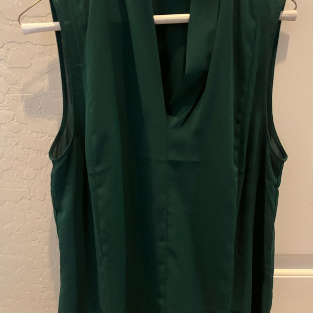 Ann Taylor Green Sleeveless Tie Front Blouse